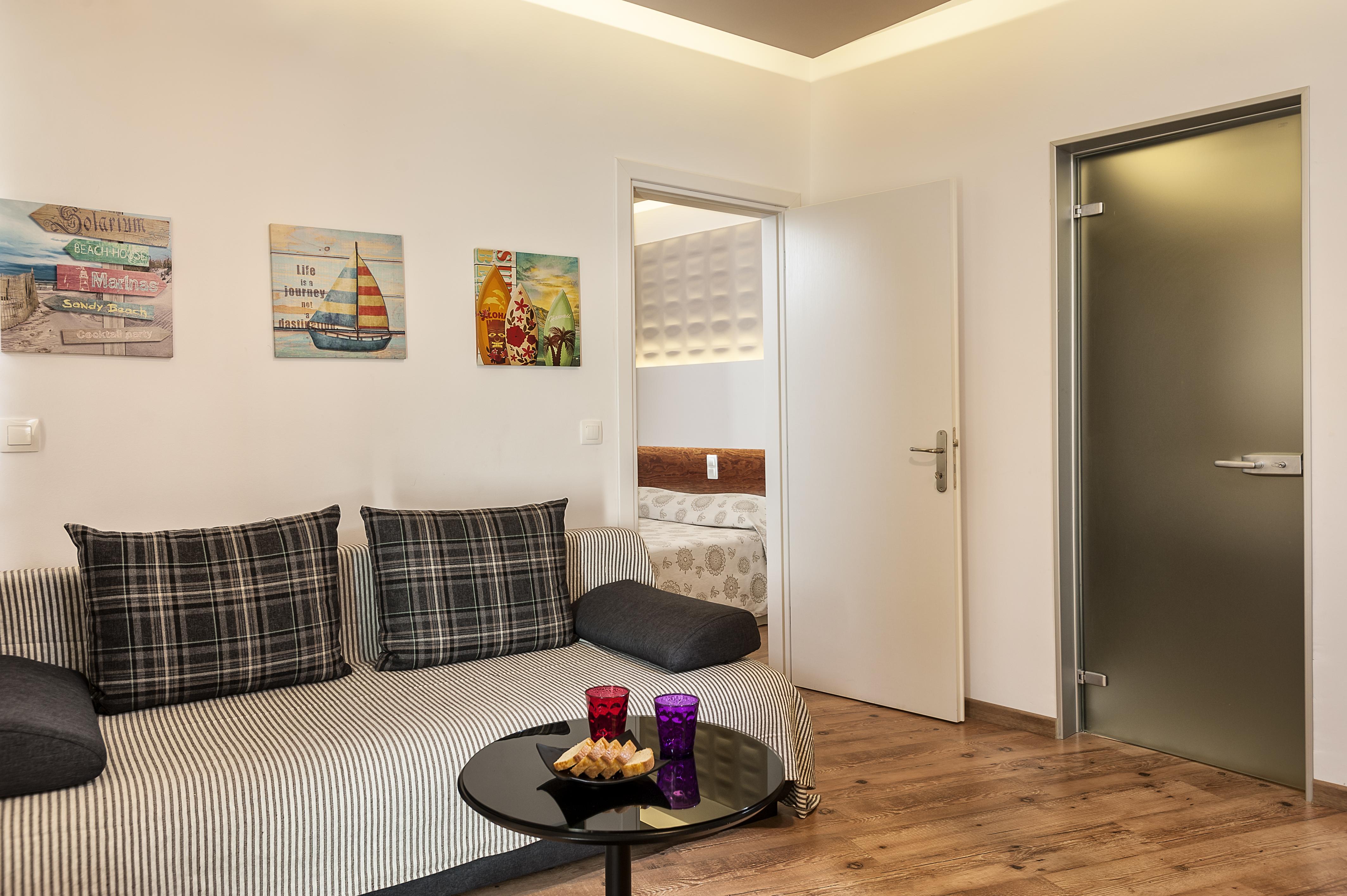 Elina Hotel Apartments 레팀노 외부 사진