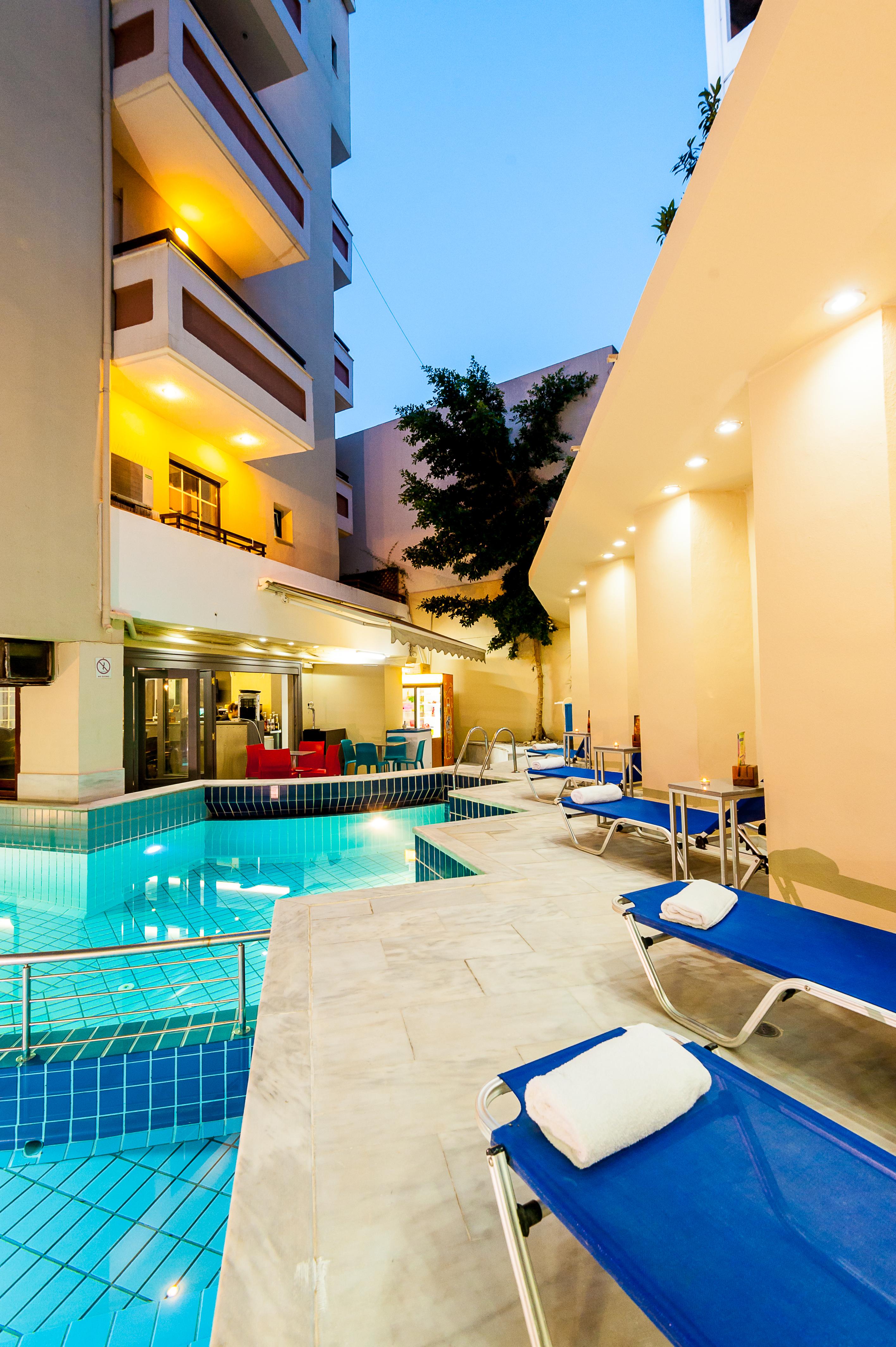 Elina Hotel Apartments 레팀노 외부 사진