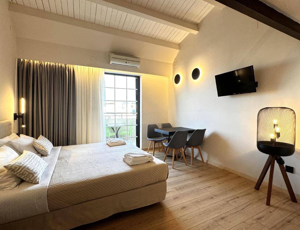 Elina Hotel Apartments 레팀노 외부 사진