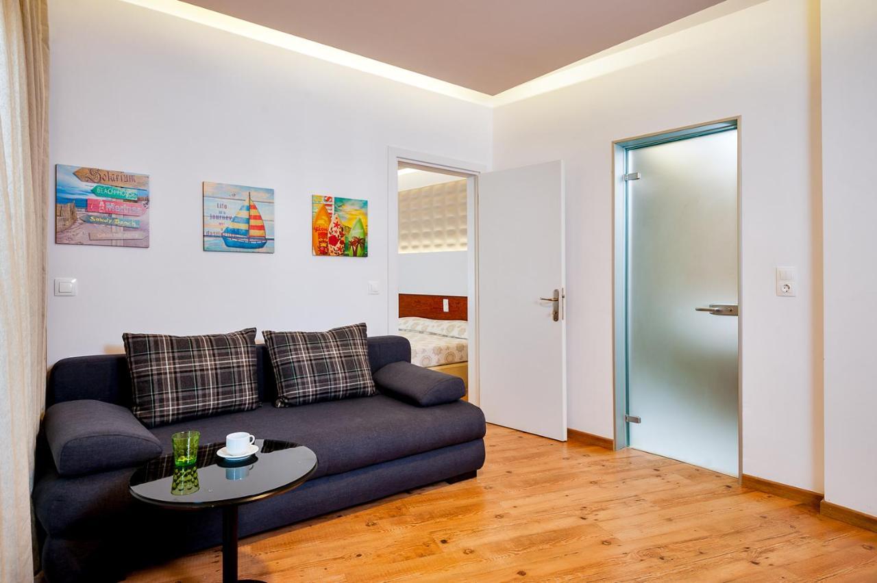 Elina Hotel Apartments 레팀노 외부 사진