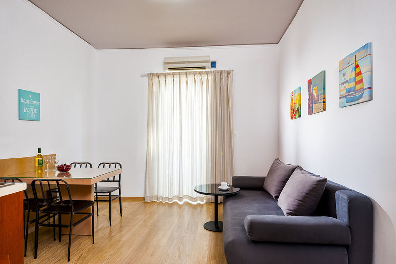Elina Hotel Apartments 레팀노 외부 사진