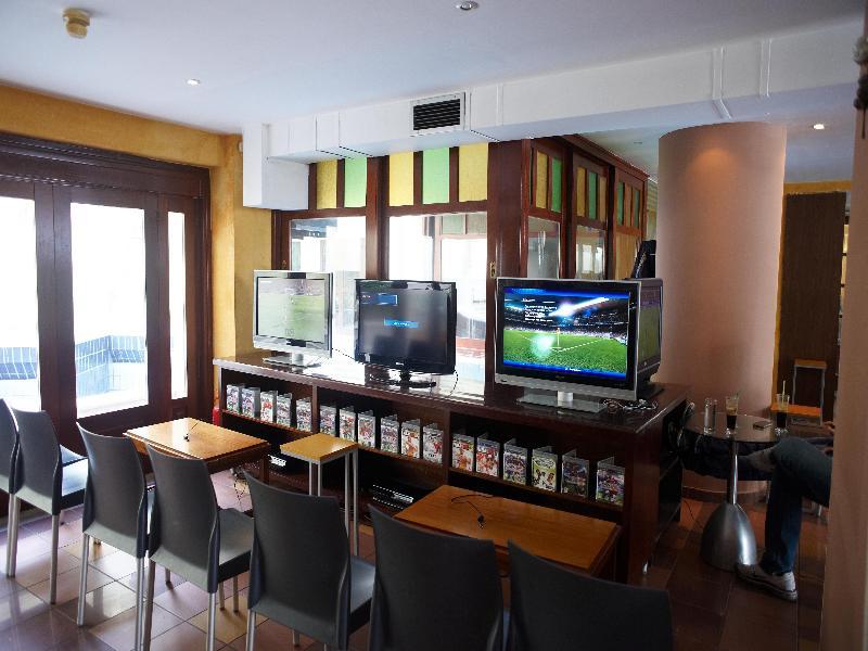 Elina Hotel Apartments 레팀노 외부 사진